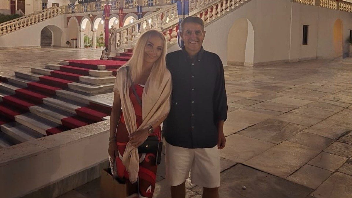 Μεσσαροπούλου – Μυλωνάκης: Προσκύνησαν στη Μεγαλόχαρη και την Εκατονταπυλιανή, «Παναγιά μου, σε ευχαριστούμε»
