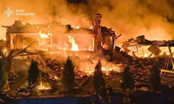 Μακελειό από ρωσικά πλήγματα στην Ουκρανία: Τουλάχιστον 12 νεκροί και 82 τραυματίες, σκοτώθηκαν 3χρονο αγοράκι και οι παππούδες του