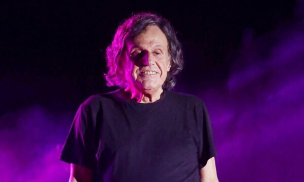 Βασίλης Παπακωνσταντίνου: Περιπέτεια υγείας, ακυρώνει όλες τις καλοκαιρινές συναυλίες του