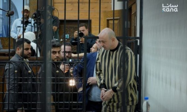 Συρία: Καταδικάστηκε σε θάνατο ο ξάδελφος του Μπασάρ αλ Άσαντ – Ισραηλινό σφυροκόπημα σε αεροπορική βάση