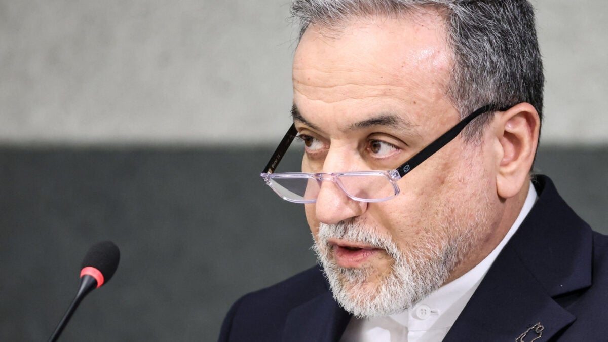 Ορμούζ: Το Ιράν κατηγορεί τις ΗΠΑ για ψευδείς πληροφορίες και στρατηγικά λάθη των μυστικών υπηρεσιών 1 Ορμούζ: Το Ιράν κατηγορεί τις ΗΠΑ για ψευδείς πληροφορίες και στρατηγικά λάθη των μυστικών υπηρεσιών