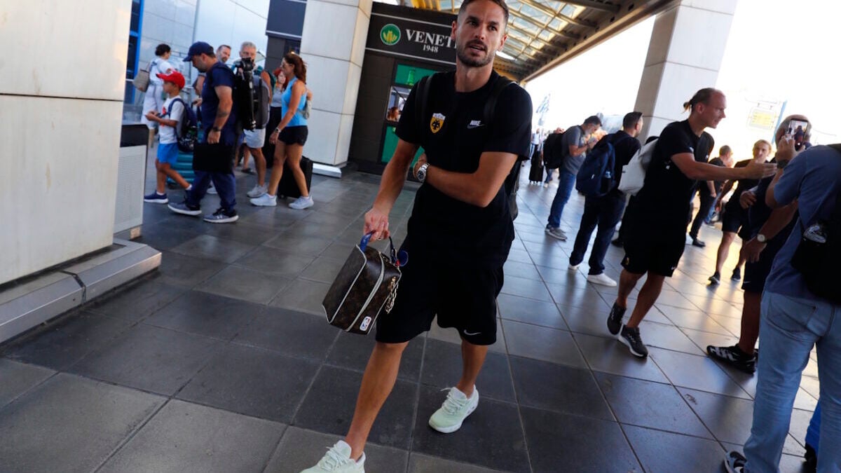 Το μήνυμα του πιλότου στην ΑΕΚ: «Ευχόμαστε στην ΑΕΚ να πετάξει στη League Phase του Champions League» 1 Το μήνυμα του πιλότου στην ΑΕΚ: «Ευχόμαστε στην ΑΕΚ να πετάξει στη League Phase του Champions League»