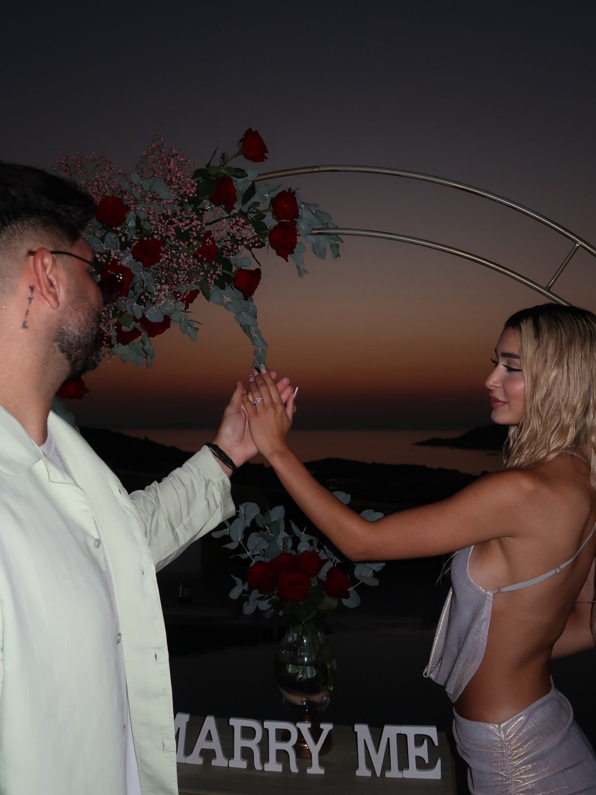 Παντρεύεται πασίγνωστο ζευγάρι του TikTok: Η πρόταση γάμου και το μονόπετρο (Φωτογραφίες) 16 Δέσποινα Παπαμιχαήλ, Άγγελος Κατσιλιανός