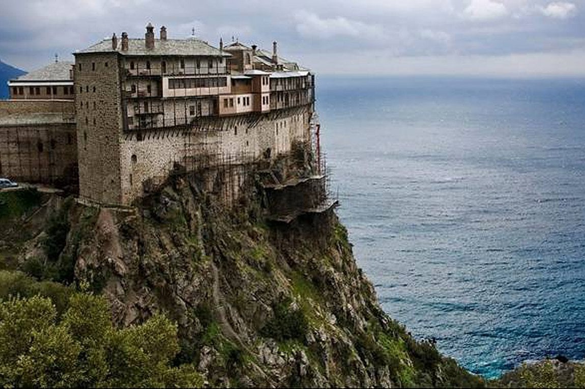 Άγιο Όρος: Θρησκευτικός τουρισμός σε άνοδο, έσοδα σε πτώση