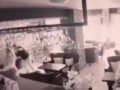Άγιος Παντελεήμονας: Βίντεο ντοκουμέντο από τη στιγμή της εμπρηστικής επίθεσης στην καφετέρια – «Δεν με έχει απειλήσει κανένας, δεν το περίμενα», λέει ο ιδιοκτήτης