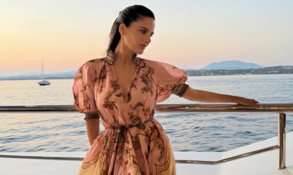Αλεξάνδρα Νίκα: Σε πολυτελές σκάφος χέρι-χέρι με τον γιο της – «Λιώσαμε» με τις φωτογραφίες