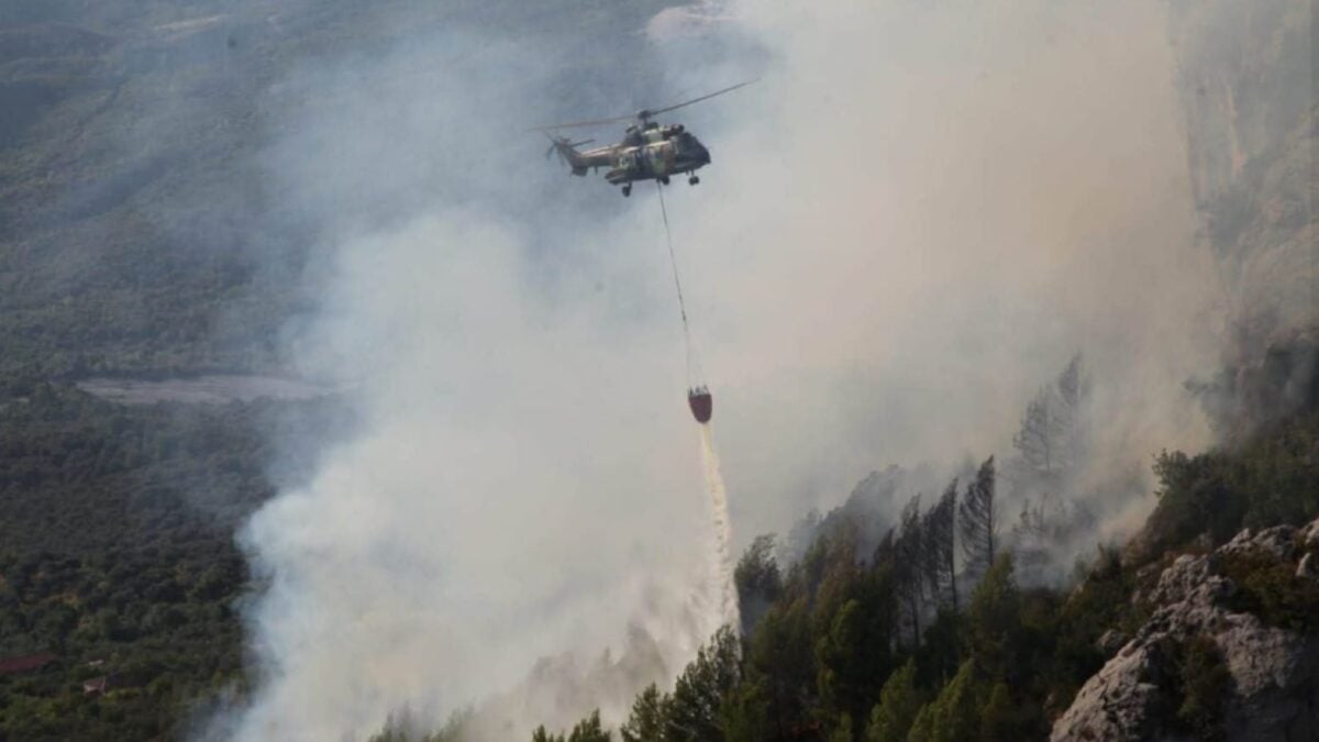 Αλβανία: Ολονύχτια μάχη με τις φλόγες στην Κρούγια, βόρεια των Τιράνων – Εκκενώσεις και σύλληψη υπόπτου για εμπρησμό 1 Αλβανία: Ολονύχτια μάχη με τις φλόγες στην Κρούγια, βόρεια των Τιράνων – Εκκενώσεις και σύλληψη υπόπτου για εμπρησμό