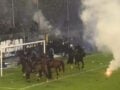 Εισβολή οπαδών, επεισόδια, έφιππη αστυνομία στον αγωνιστικό χώρο και διακοπή στο ντέρμπι της Βάλντχοφ Μάνχαϊμ με την Καϊζερσλάουτερν