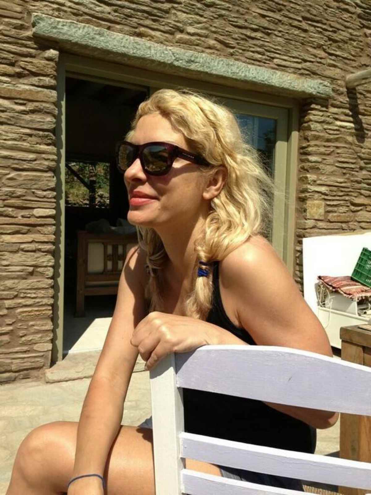 Ελένη Μενεγάκη: Καλοκαιρινό άλμπουμ με τον Παντζόπουλο και τη μικρή Μαρίνα στην Άνδρο – Φωτογραφίες 30 Άνδρος Μενεγάκη