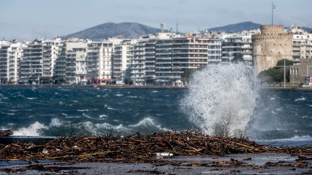 Καιρός αύριο: Βουτιά στον υδράργυρο, καταιγίδες και άνεμοι – Έως 9 μποφόρ στο Αιγαίο 1 Καιρός αύριο: Βουτιά στον υδράργυρο, καταιγίδες και άνεμοι – Έως 9 μποφόρ στο Αιγαίο