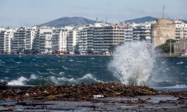 Καιρός αύριο: Βουτιά στον υδράργυρο, καταιγίδες και άνεμοι – Έως 9 μποφόρ στο Αιγαίο