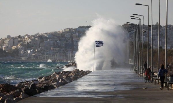 Καιρός σήμερα: Θερμοκρασία έως 40 βαθμούς – Ριπές ανέμων έως 9 μποφόρ
