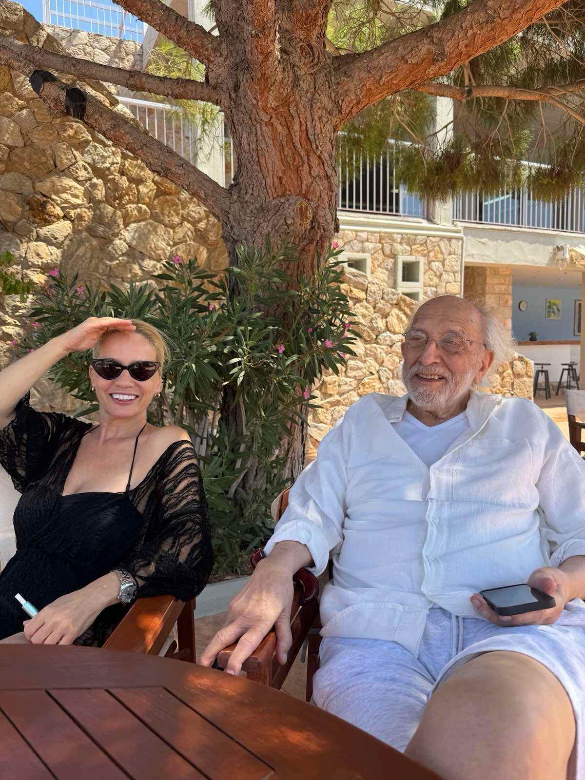 Μαρία Ελένη Λυκουρέζου: «Τα τελευταία 9 χρόνια ο Αύγουστος με ζορίζει» – Συγκινεί με την εξομολόγησή της 33 Μαρία Ελένη Λυκουρέζου