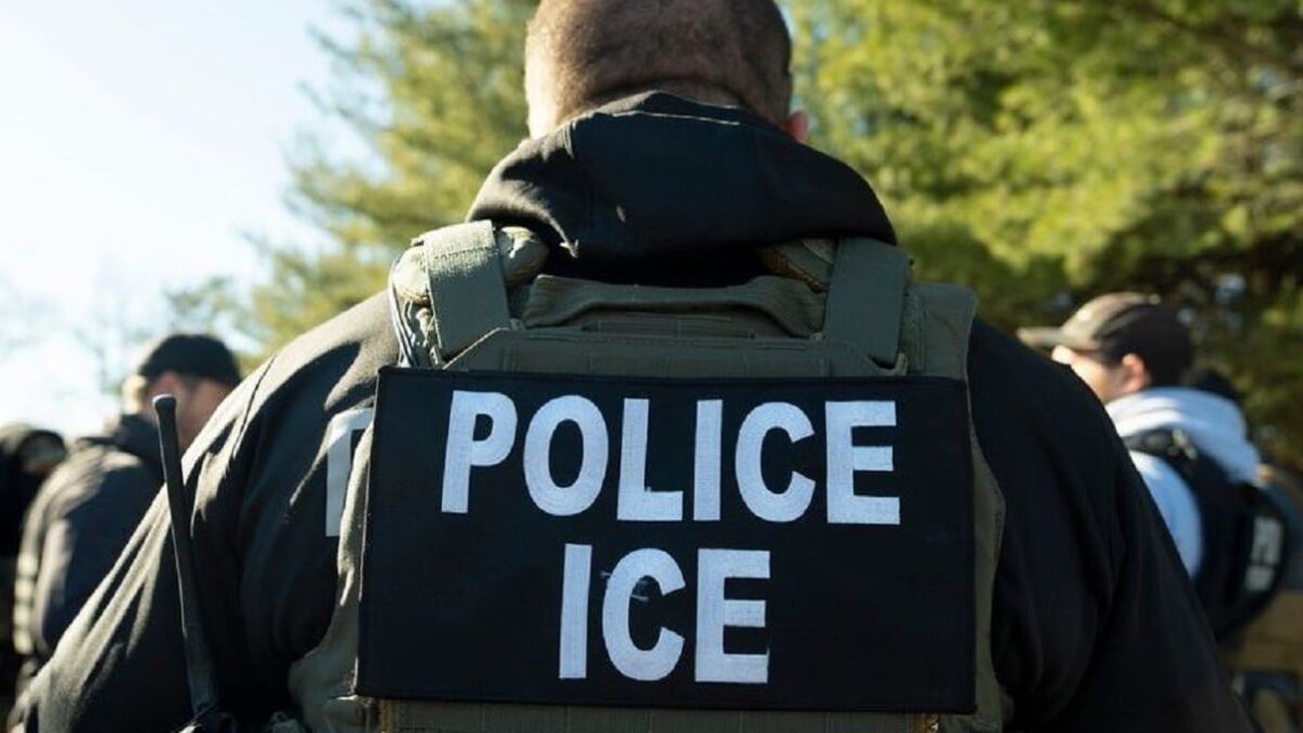 ΗΠΑ: Οι πράκτορες της ICE θα αποκτήσουν ηλεκτρικά γάντια που προκαλούν σοκ έως 380 βολτ 1 ΗΠΑ: Οι πράκτορες της ICE θα αποκτήσουν ηλεκτρικά γάντια που προκαλούν σοκ έως 380 βολτ