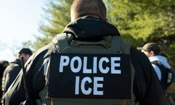 ΗΠΑ: Οι πράκτορες της ICE θα αποκτήσουν ηλεκτρικά γάντια που προκαλούν σοκ έως 380 βολτ