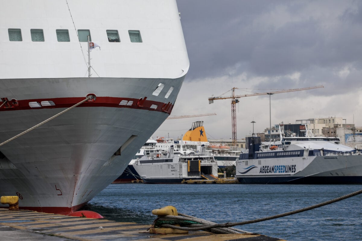 Μέχρι τις 16:00 το απαγορευτικό απόπλου από Ραφήνα και Λαύριο: Τρεις ακυρώσεις δρομολογίων από τον Πειραιά