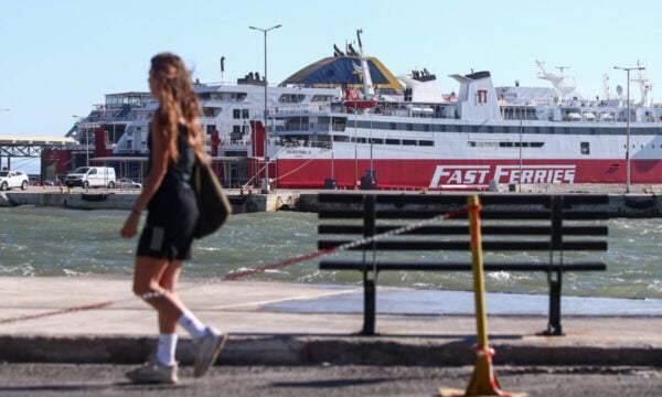 Απαγορευτικό απόπλου σε Ραφήνα και Λαύριο λόγω ισχυρών ανέμων: Τροποποιήσεις δρομολογίων στον Πειραιά