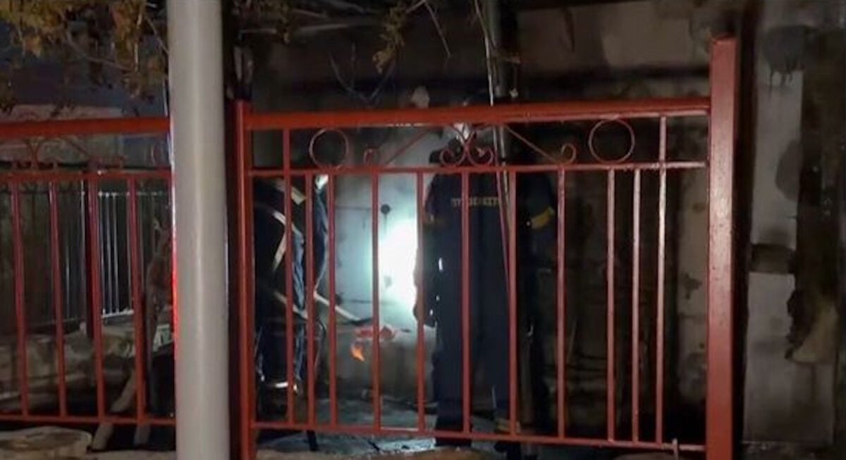 Αργολίδα: 19χρονος μπήκε σε φλεγόμενο σπίτι και έσωσε ζευγάρι ηλικιωμένων – Κινδύνεψαν να καούν ζωντανοί