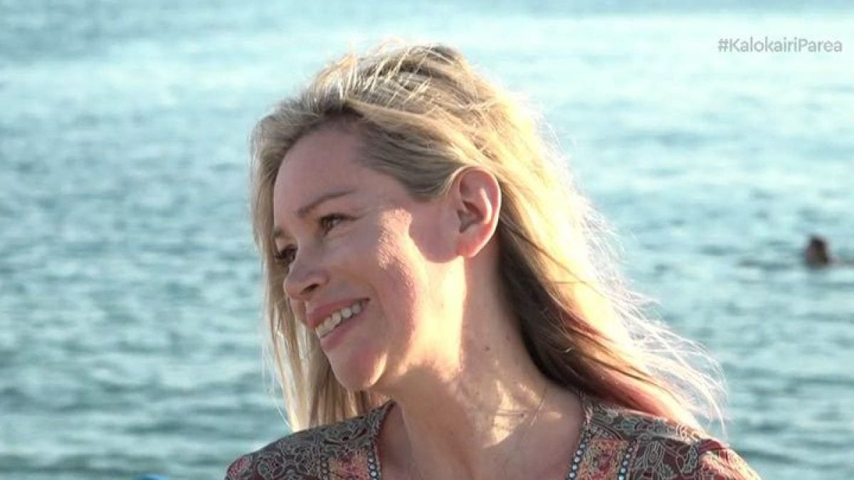 Άριελ Κωνσταντινίδη: Στην παραλία με την ενός έτους κόρη της – Το στιγμιότυπο