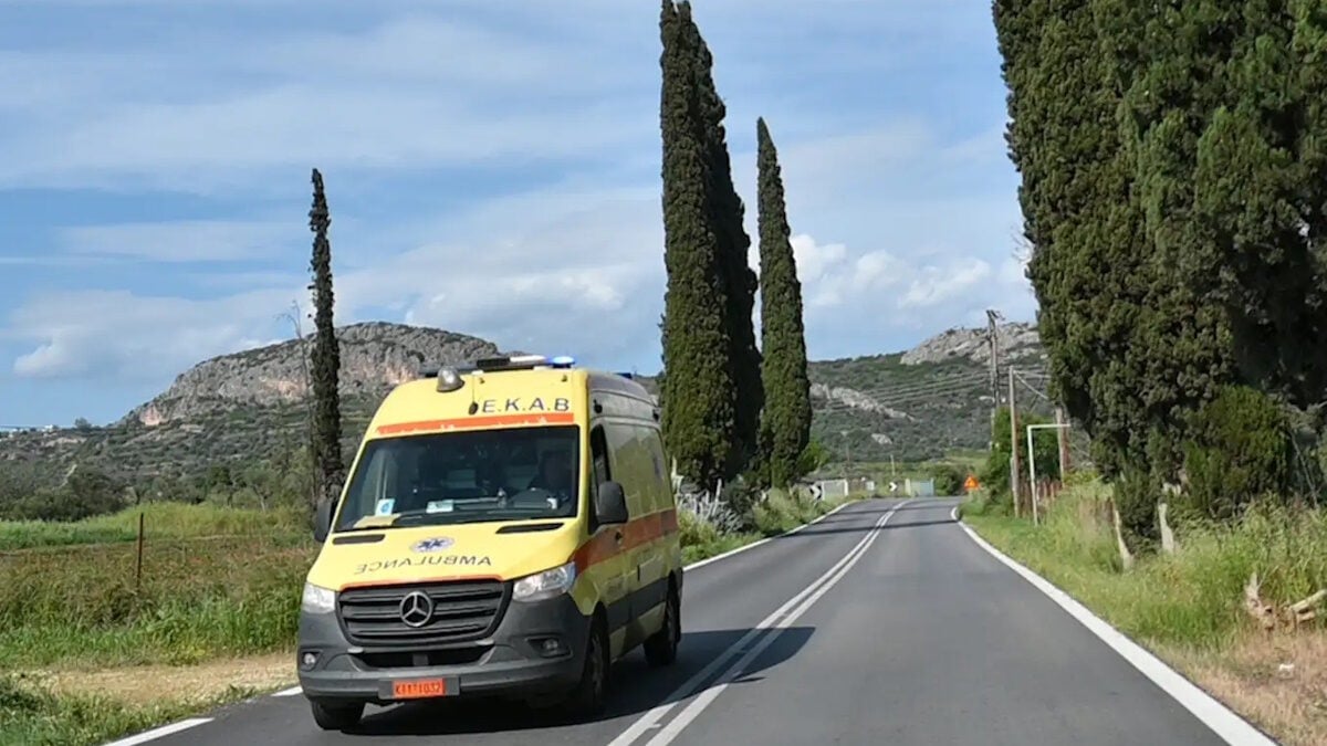 Τροχαίο δυστύχημα στη Λέρο: Γυναίκα παρασύρθηκε από φορτηγό που έκανε όπισθεν 1 Τροχαίο δυστύχημα στη Λέρο: Γυναίκα παρασύρθηκε από φορτηγό που έκανε όπισθεν