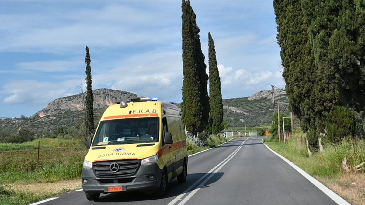 Πόρτο Χέλι: Ιδιοκτήτρια γνωστού ξενοδοχείου έπεσε από το μπαλκόνι και σκοτώθηκε 1 Πόρτο Χέλι: Ιδιοκτήτρια γνωστού ξενοδοχείου έπεσε από το μπαλκόνι και σκοτώθηκε