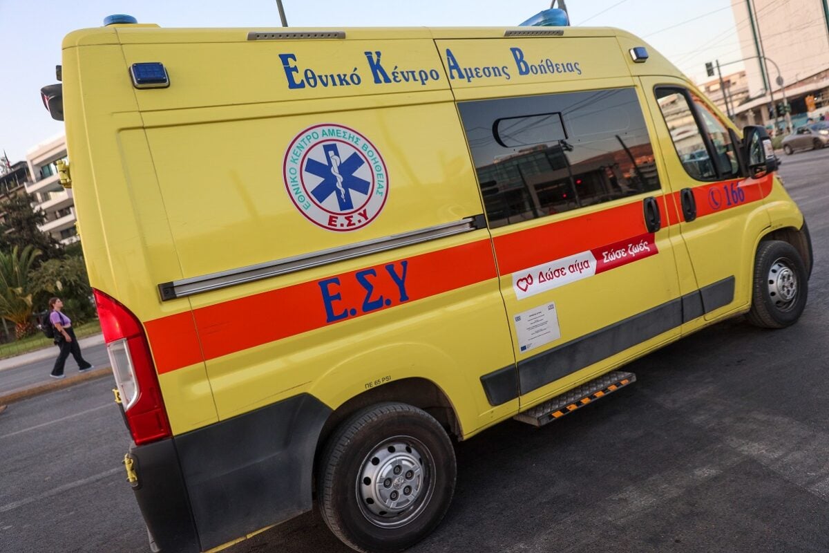 Χαλκίδα: 78χρονος έπεσε από τρίτο όροφο πολυκατοικίας και νοσηλεύεται σοβαρά τραυματισμένος