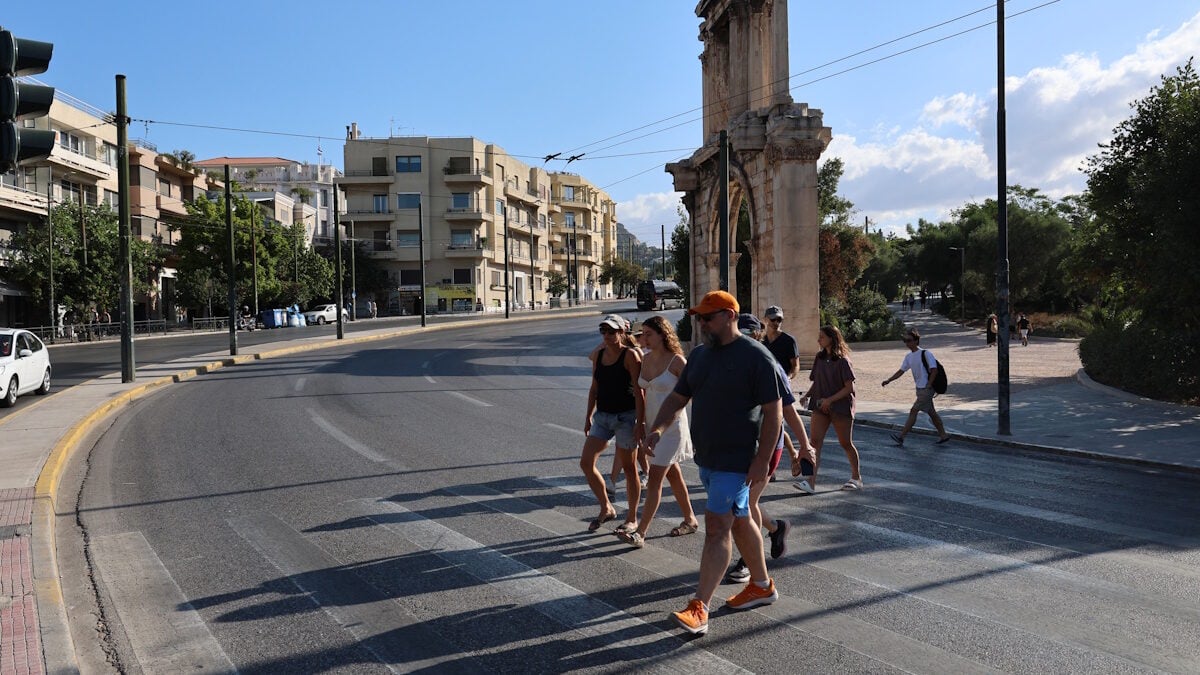 Έξοδος Αυγούστου: Άδεια η Αθήνα, αδιαχώρητο στα λιμάνια – Φεύγουν οι τελευταίοι αδειούχοι 1 Έξοδος Αυγούστου: Άδεια η Αθήνα, αδιαχώρητο στα λιμάνια – Φεύγουν οι τελευταίοι αδειούχοι