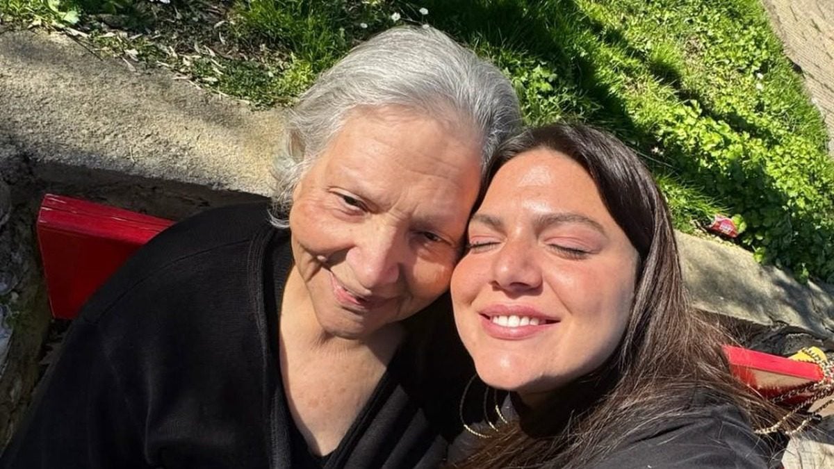 Δανάη Μπάρκα: «Πήγα, της έκανα έκπληξη, κι έφυγα» – Το βίντεο με τη γιαγιά της