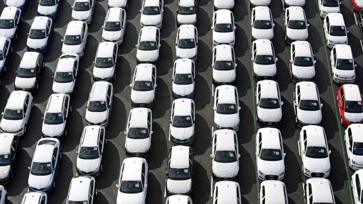 ΑΑΔΕ: Πρόστιμο 1,32 εκατ. ευρώ σε επιχείρηση για 132 αυτοκίνητα που είχε δηλώσει σε ακινησία