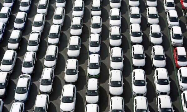 ΑΑΔΕ: Πρόστιμο 1,32 εκατ. ευρώ σε επιχείρηση για 132 αυτοκίνητα που είχε δηλώσει σε ακινησία