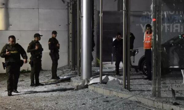 Κολομβία: 14 τραυματίες από έκρηξη παγιδευμένου φορτηγού πριν την ορκωμοσία του νέου προέδρου