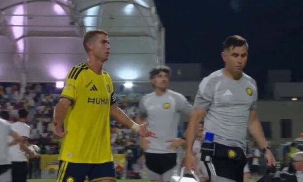 Ενοχλημένος ο Κριστιάνο Ρονάλντο με Άγγελο Ποστέκογλου: Η αλλαγή στο ημίχρονο που τον εκνεύρισε