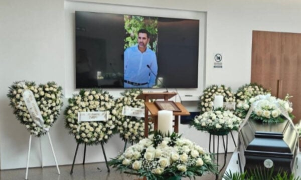 Αριστοτέλης Δαμίγος: Στο Αποτεφρωτήριο Ριτσώνας το «ύστατο χαίρε» στον Έλληνα σύνδεσμο του ελικοπτέρου που έπεσε στην Ψάθα