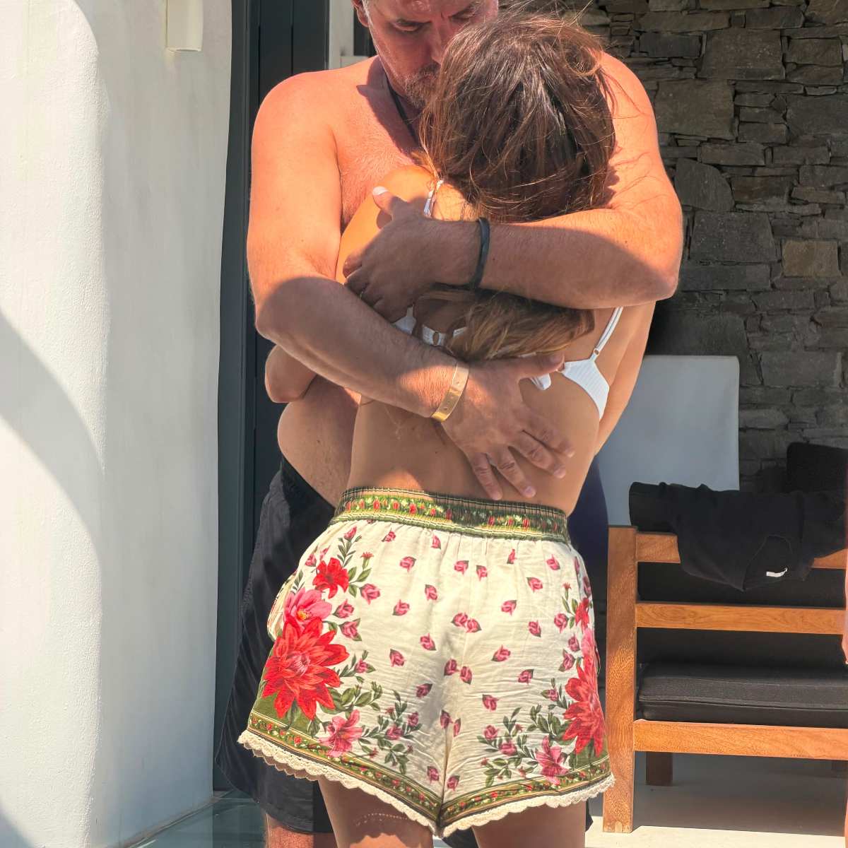 Βανδή: Παθιασμένα φιλιά με τον Μπισμπίκη και οικογενειακές στιγμές με τα παιδιά της – Άλμπουμ διακοπών 23 Δέσποινα Βανδή