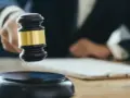 Υπόθεση ενδοοικογενειακής βίας: «Δεν υπήρξε σωματική βλάβη» – Στο δικαστήριο η παρουσιάστρια την 1η Σεπτεμβρίου