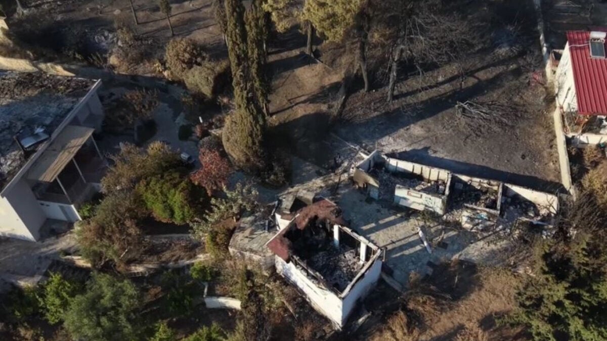 Φωτιά στο Πόρτο Γερμενό: εικόνες από drone αποτυπώνουν την καταστροφή – βίντεο 1 Φωτιά στο Πόρτο Γερμενό: εικόνες από drone αποτυπώνουν την καταστροφή – βίντεο