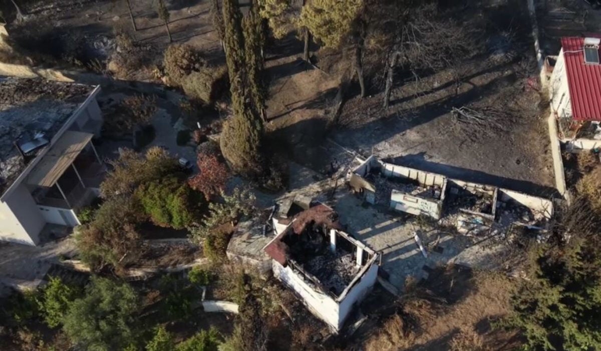 Φωτιά στο Πόρτο Γερμενό: εικόνες από drone αποτυπώνουν την καταστροφή – βίντεο