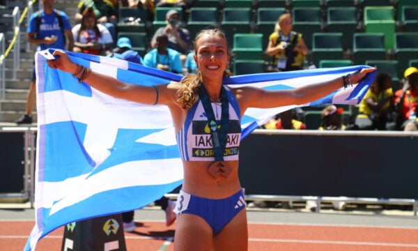 Ασύλληπτη Ελένη Ιακωβάκη: Διέλυσε το πανελλήνιο ρεκόρ και κατέκτησε το χάλκινο μετάλλιο στα 400 μέτρα με εμπόδια στο παγκόσμιο πρωτάθλημα Κ20