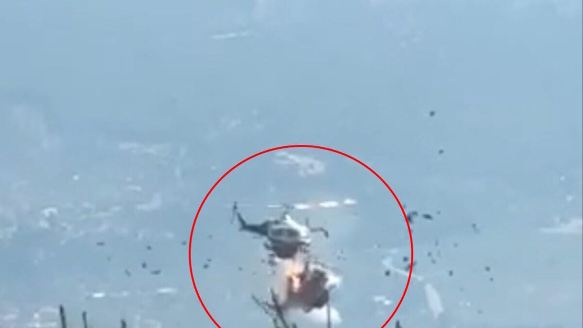 Φωτιά στην Ψάθα: Βίντεο ντοκουμέντο από τη σύγκρουση των δύο Bell 1 Φωτιά στην Ψάθα: Βίντεο ντοκουμέντο από τη σύγκρουση των δύο Bell