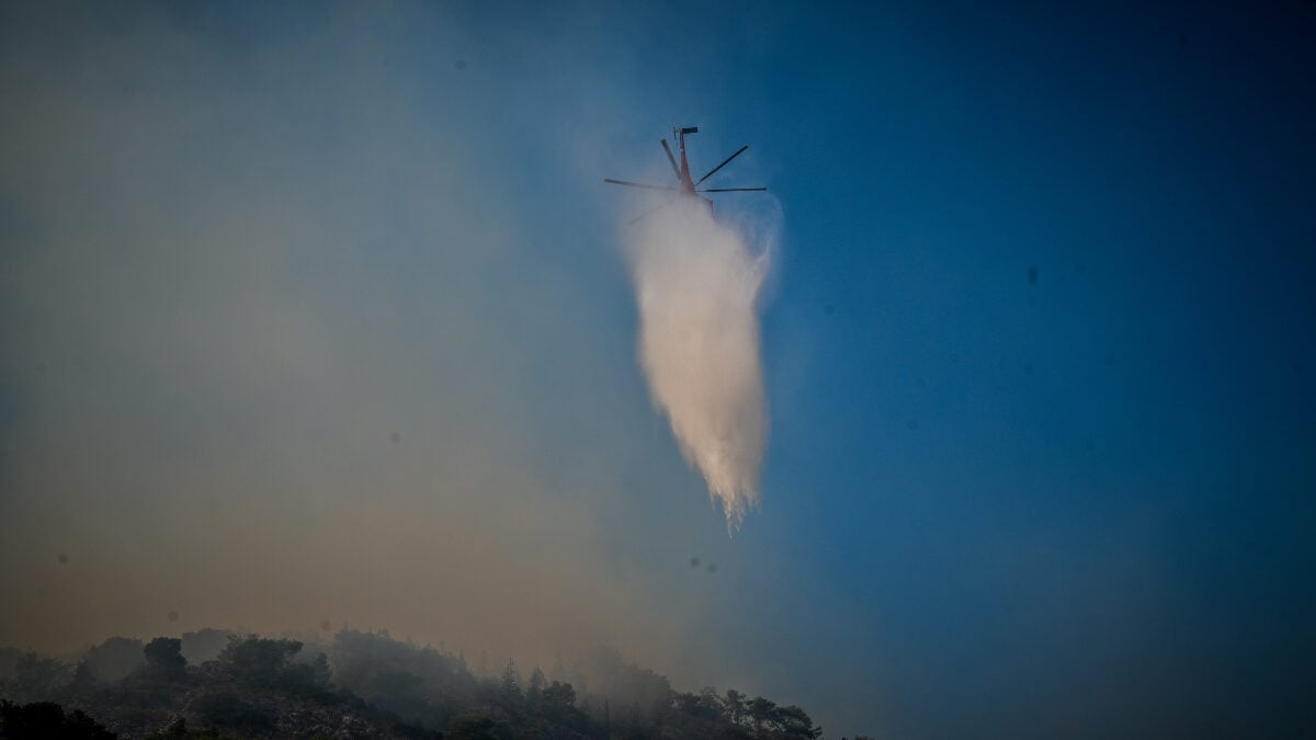 Φωτιά σε αγροτοδασική έκταση στη Μηχανιώνα Θεσσαλονίκης – Σηκώθηκαν 2 ελικόπτερα 1 Φωτιά σε αγροτοδασική έκταση στη Μηχανιώνα Θεσσαλονίκης – Σηκώθηκαν 2 ελικόπτερα