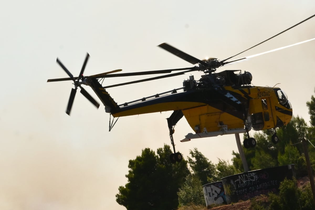 Φραγκούλης για τραγωδία στην Ψάθα: Έλειψε ο συντονισμός των ελικοπτέρων – Δεν επιτρέπεται να επιχειρούν ταυτόχρονα στο ίδιο σημείο ρίψης νερού