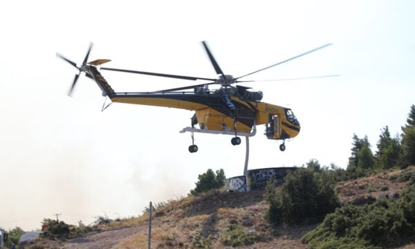 Αναγκαστική προσγείωση ελικοπτέρου στον Χάρακα Αττικής λόγω μηχανικής βλάβης