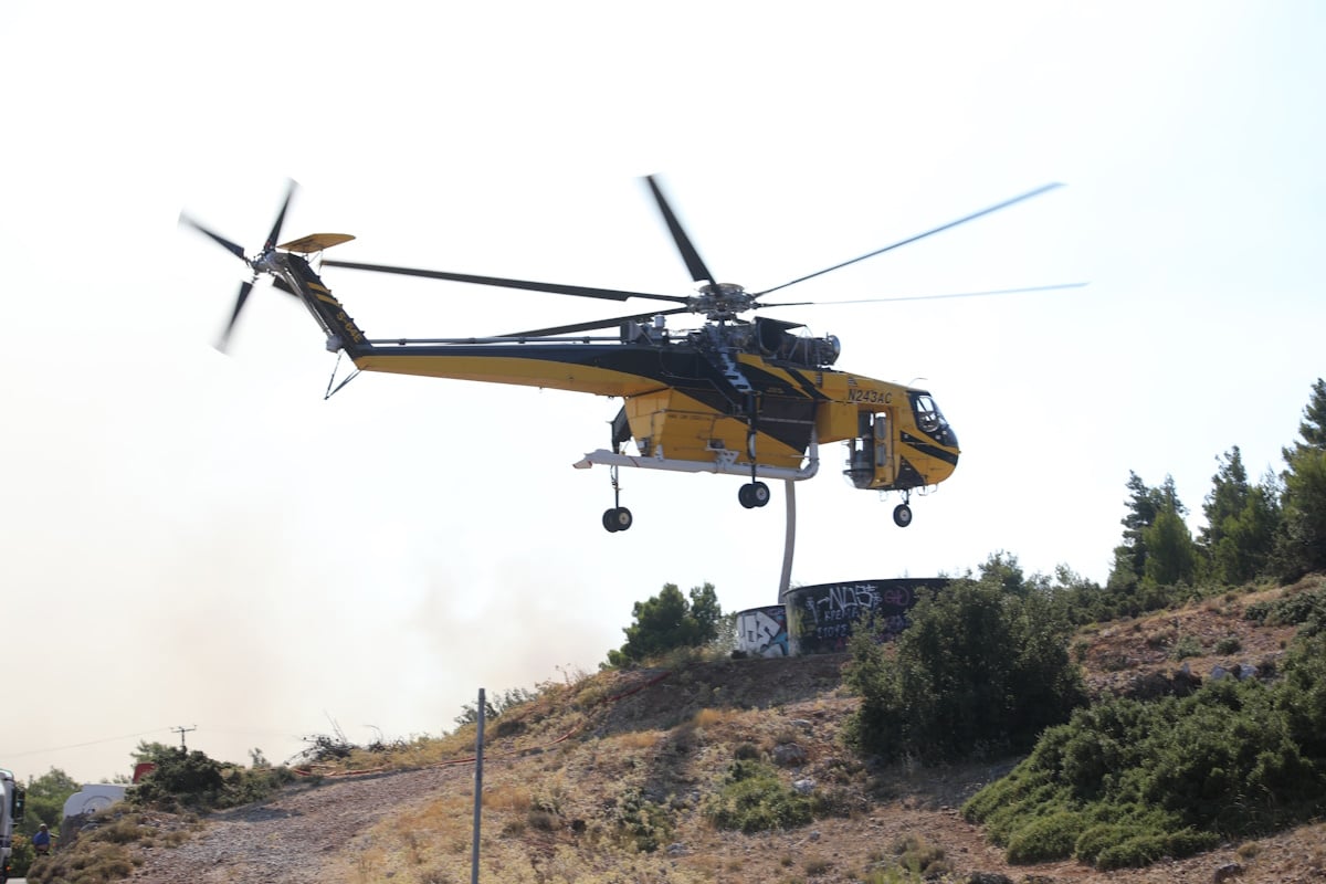 Αναγκαστική προσγείωση ελικοπτέρου στον Χάρακα Αττικής λόγω μηχανικής βλάβης