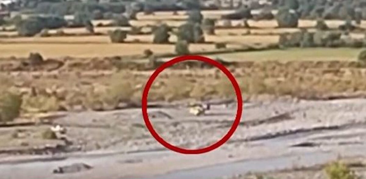 Πυροσβεστικό ελικόπτερο έκανε αναγκαστική προσγείωση στον ποταμό Αώο κατά την κατάσβεση φωτιάς