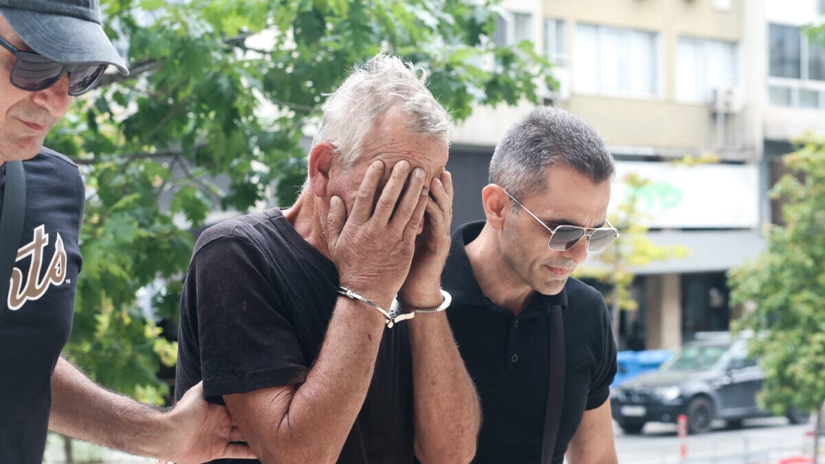 Θεσσαλονίκη: Προφυλακίστηκε ο 59χρονος εμπρηστής της Σίνδου – «Είχα πιει δυο ποτήρια κρασί», ισχυρίστηκε 1 Θεσσαλονίκη: Προφυλακίστηκε ο 59χρονος εμπρηστής της Σίνδου – «Είχα πιει δυο ποτήρια κρασί», ισχυρίστηκε