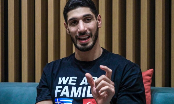Ενές Καντέρ κατέθεσε αίτηση για ντραφτ στο WNBA