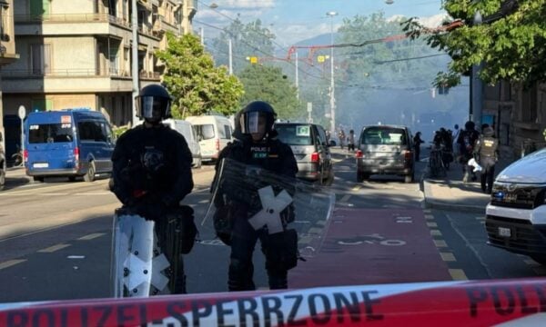 Ελβετία: Μαρτυρία για την αιματηρή επίθεση με μία νεκρή – «Προσπαθήσαμε να την σώσουμε, αλλά πέθανε μπροστά στα μάτια μας»