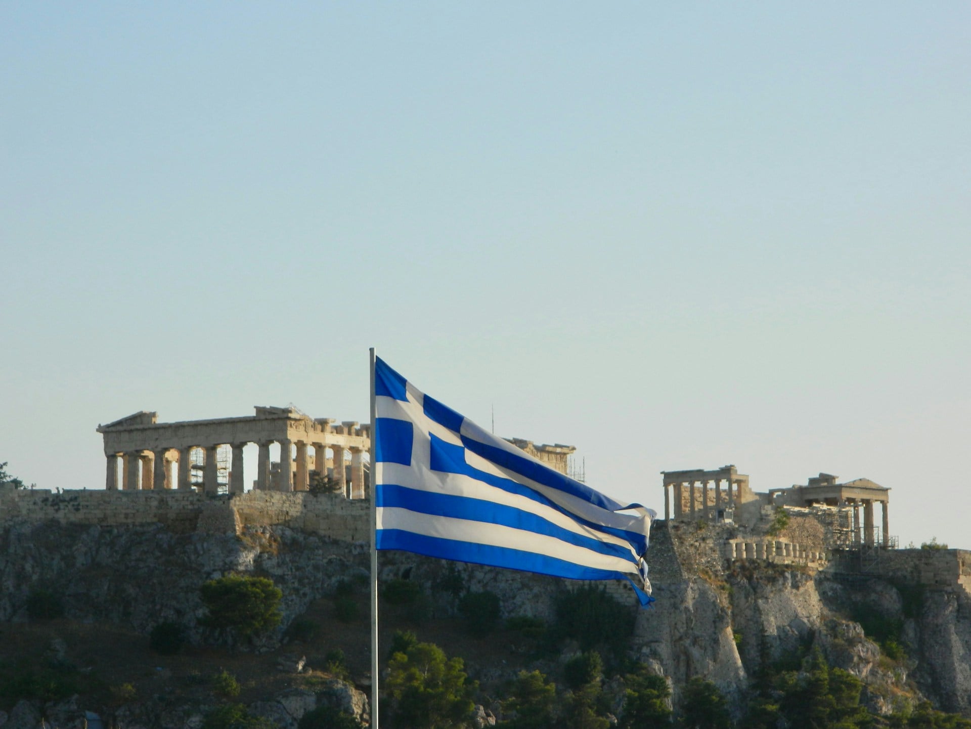 Η Ελλάδα σχεδιάζει πρόωρη αποπληρωμή χρέους 13 δισ. ευρώ: Όφελος 2 δισ. ευρώ σε 7 χρόνια σύμφωνα με το υπουργείο Οικονομικών