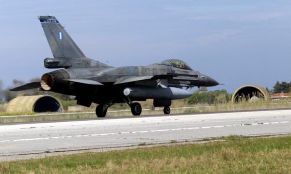 Μπαράζ τουρκικών παραβιάσεων στο Αιγαίο από οπλισμένα F-16 και UAV