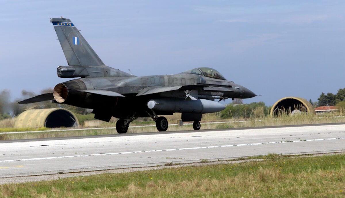 Μπαράζ τουρκικών παραβιάσεων στο Αιγαίο από οπλισμένα F-16 και UAV